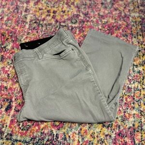 0824-38 Liz Claiborne Capri Pants